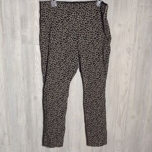 ✴️3 for $15: Leopard Print Stretch Pants